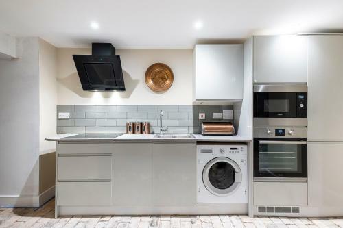 Corporate & Contractor Short Stay Accommodation By King Square Apartments