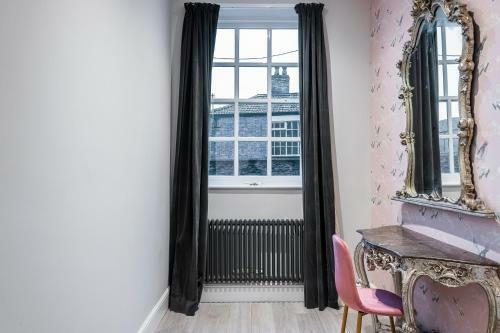 Corporate & Contractor Short Stay Accommodation By King Square Apartments