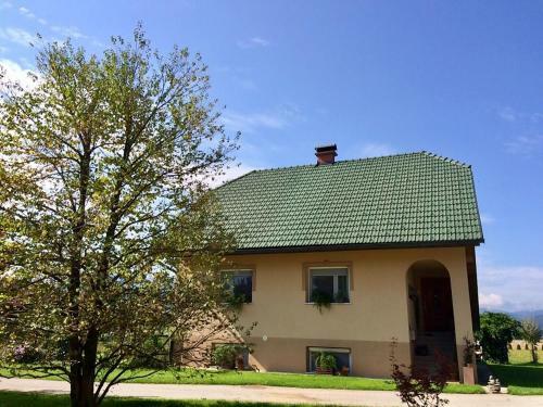 Entire Loft Close To Beautiful Logar Valley