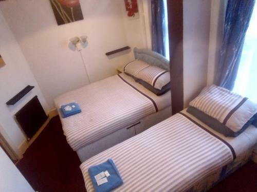 Myroomz Golden Strand Hotel