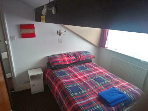 Myroomz Golden Strand Hotel
