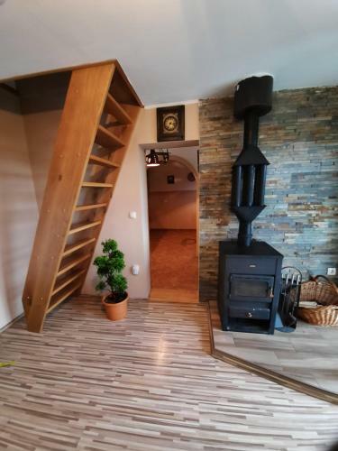 Apartment At Tony