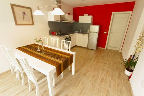 Apartments Maligoj
