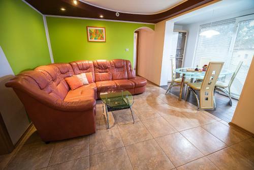 Three Bedroom Apartment With Terrace Ole