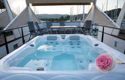 Floating Sea House Principessa