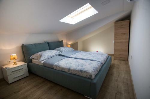 Red Rose Apartment