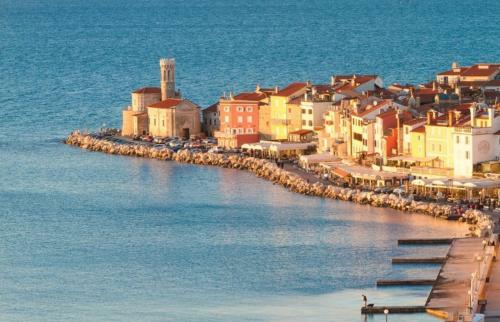Uptown Apartments With Sea View Zaki