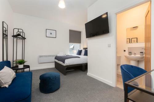 Charles Alexander Short Stay - Charnley House Apartments