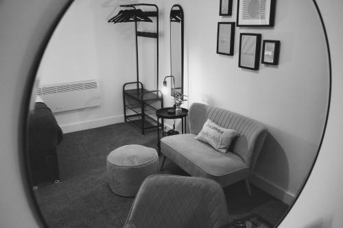 Charles Alexander Short Stay - Charnley House Apartments