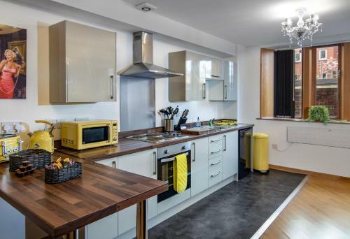 Apartamento Super Spacious Church Conversion Close To Tower