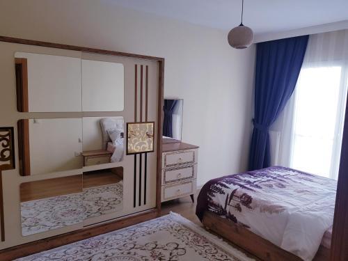 Entire Apartment. Just 2 Minutes From The Metro.