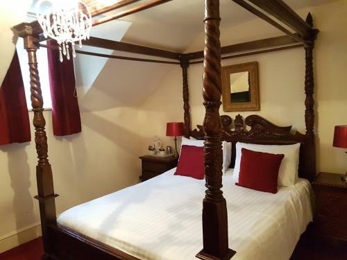 Hostal Churston Court Hotel