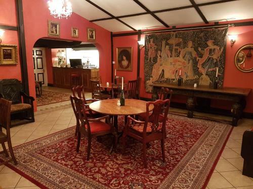 Hostal Churston Court Hotel