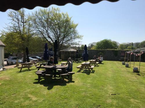Hostal Churston Court Hotel