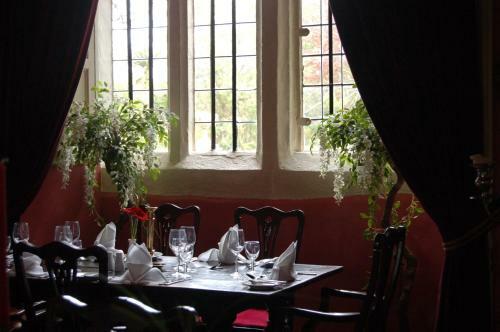 Hostal Churston Court Hotel