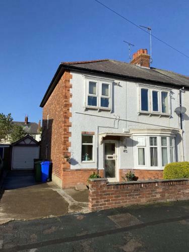 Fully Equipped & Well Presented Apartment - Sleeps 4