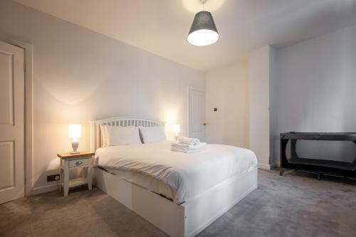 Contemporary Home In Friendly Easton, Free Parking