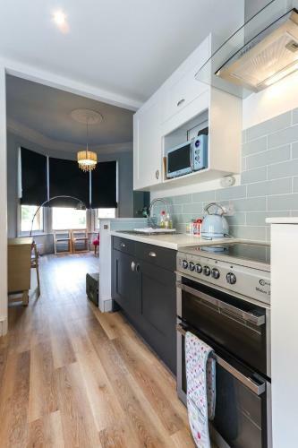 Apartamento Bright Modern Two Bed With Parking