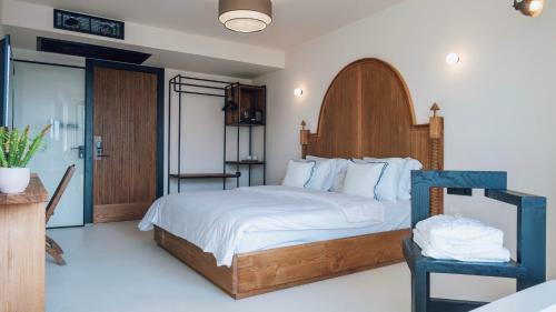 Hotel To Be Social House