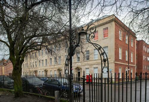 Fantastic 2 Bedroom City Centre Apartment