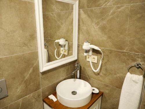 Hotel Lotus K�yi�i Otel