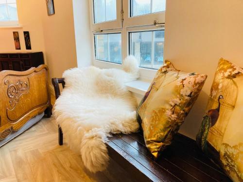 Funky Unique 2-bedroom Apartment With Parking