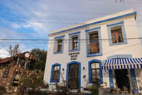 Herakles Hotel