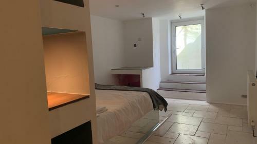 Spacious With Spectacular Views And Private Garden