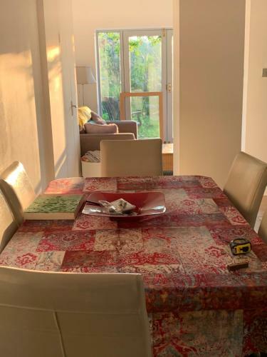 Spacious With Spectacular Views And Private Garden