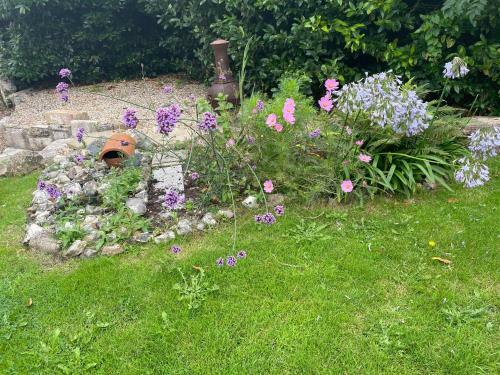 Cosy Detached Toll Cottage With Spacious Garden