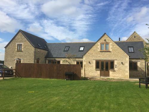 Ty Nant Cottages And Suites
