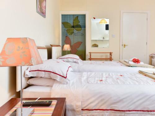 Hostal The Warren Guest House