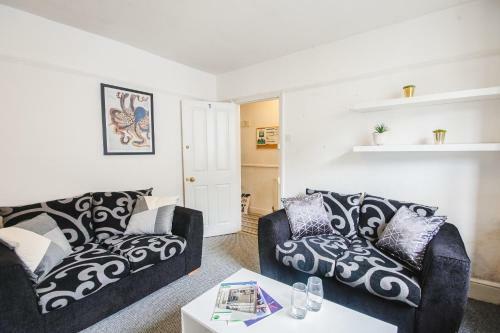 Sovereign House - Central - Free Parking