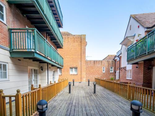Pass The Keys A Luxurious Apartment With Secure Gated Parking