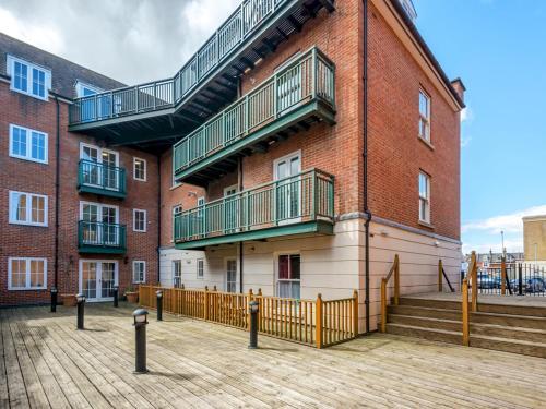 Pass The Keys A Luxurious Apartment With Secure Gated Parking