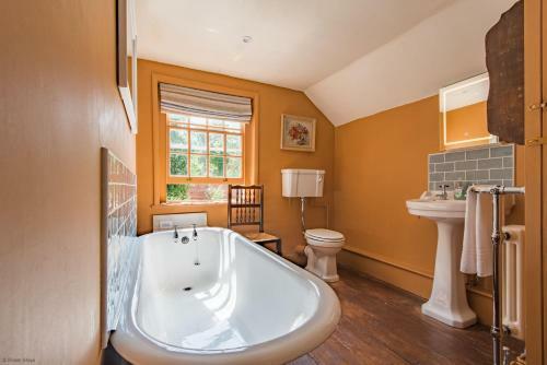 Pond Cottage