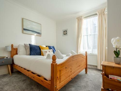 Pass The Keys Cosy Terrace Within City Walls Ideal For Exploring