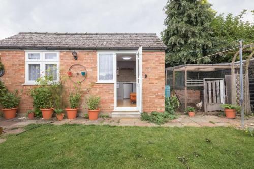Hostal Pass The Keys Beautiful Self Contained Garden Annex