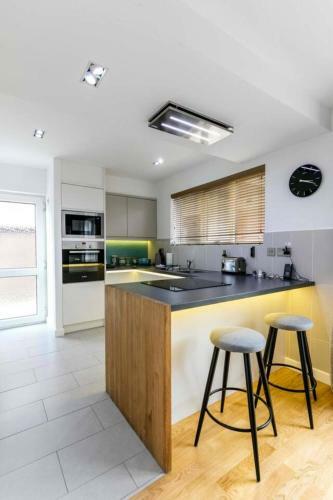 Spacious Modern Garden Family Home
