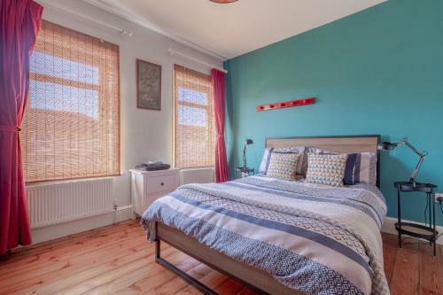 2 Bed House In Chesterton