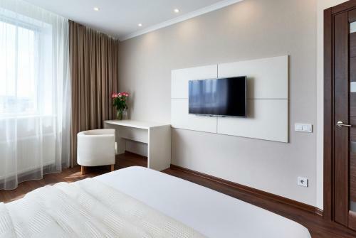 Apartment Near Lukyanovka Square