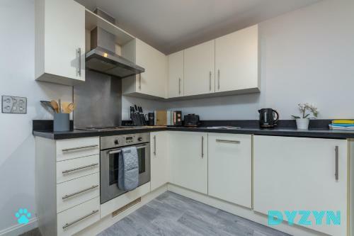 Apartamento Dyzyn Living - B2b Stays -secure Parking -great Location