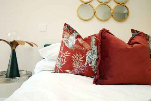 Apartamento Modern 2 Br Flat, 6 Mins Drive In City Centre!