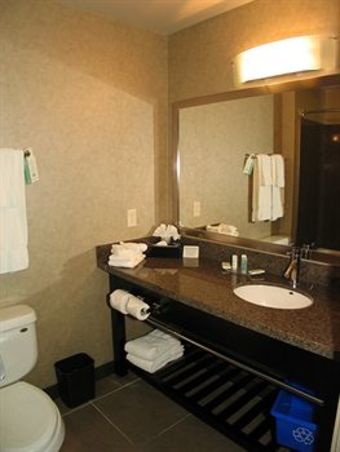 Hotel Comfort Suites Kelowna