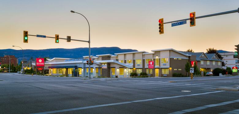 Hotel Kelowna Inn & Suites