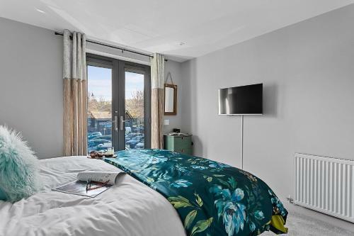 2 de Courcey House - Architect Designed Luxury Apartment With Parking, Central Dartmouth