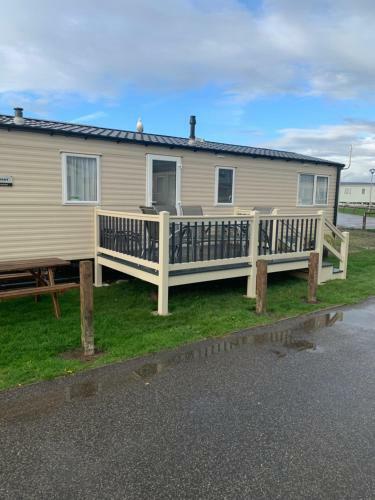 Gold Plus 6 Berth Spectacular Caravan In New Beach