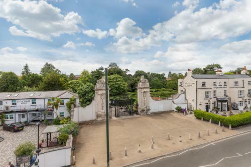 The Lion Gate Apartments