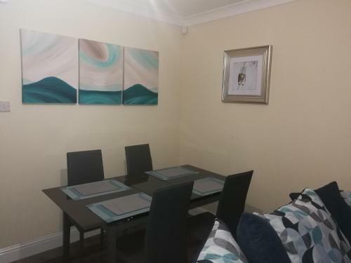 Stewartfield Gardens Apartment
