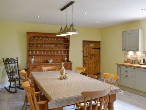 The Farmhouse - Uk31126